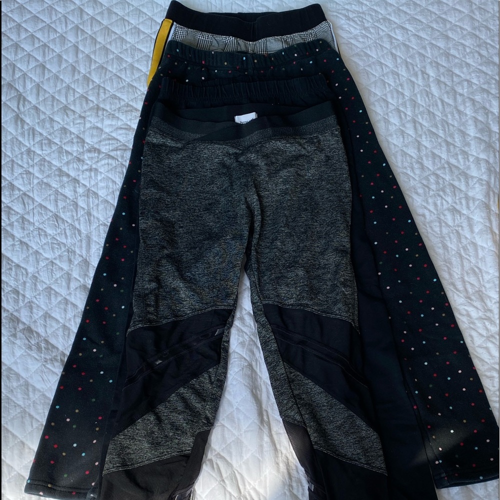 4 pairs of leggings for girls.